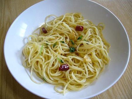 Spaghetti aglio e olio Spaghetti Aglio Olio and Peperoncino