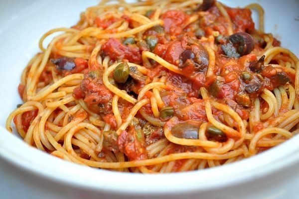 Spaghetti alla puttanesca Pasta alla puttanesca literally whore39s style pasta Food Recipes HQ
