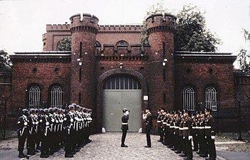 Spandau Prison httpsuploadwikimediaorgwikipediacommonsthu