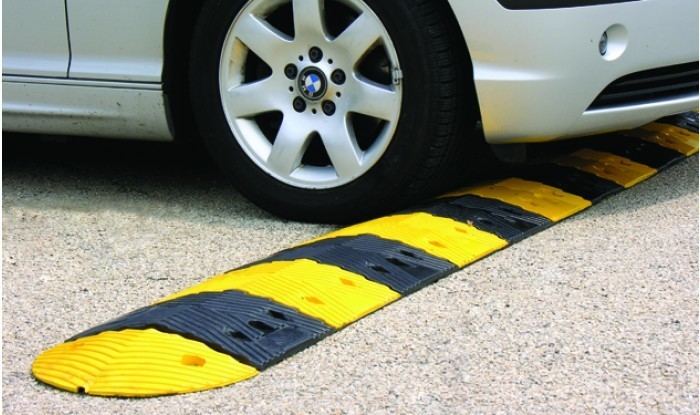 Speed bump Premium Recycled Rubber Speed Bumps TreeTop Products