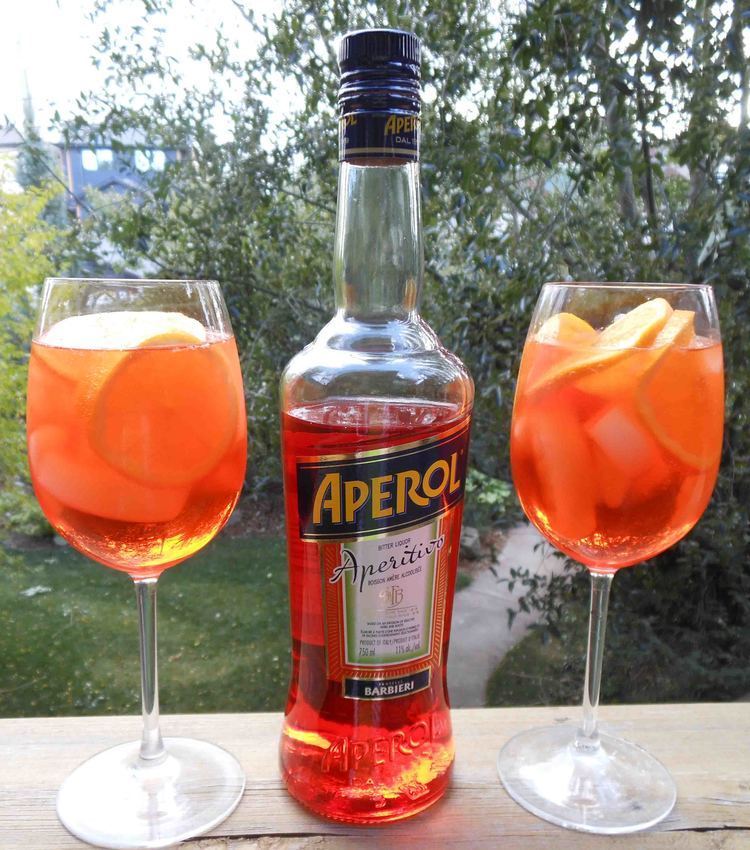 Spritz (alcoholic beverage) Drink of the Week Aperol Spritz Drink Play Love