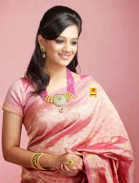 Spruha Joshi Spruha Joshi Glorious Photos in Saree haapusblogspot