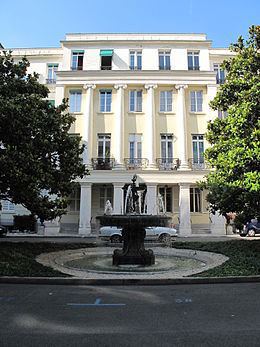 Square d'Orléans httpsuploadwikimediaorgwikipediacommonsthu