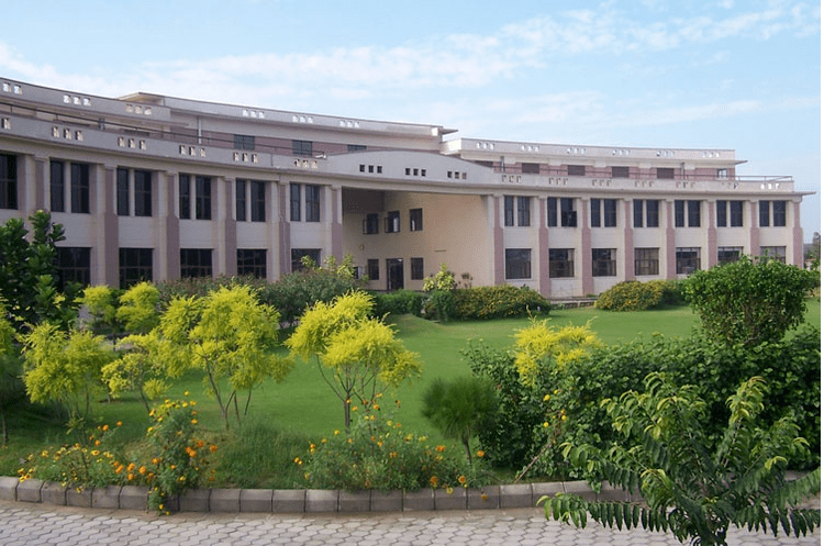 Sri Aurobindo College Fees Structure and Courses of Sri Aurobindo College of Commerce and
