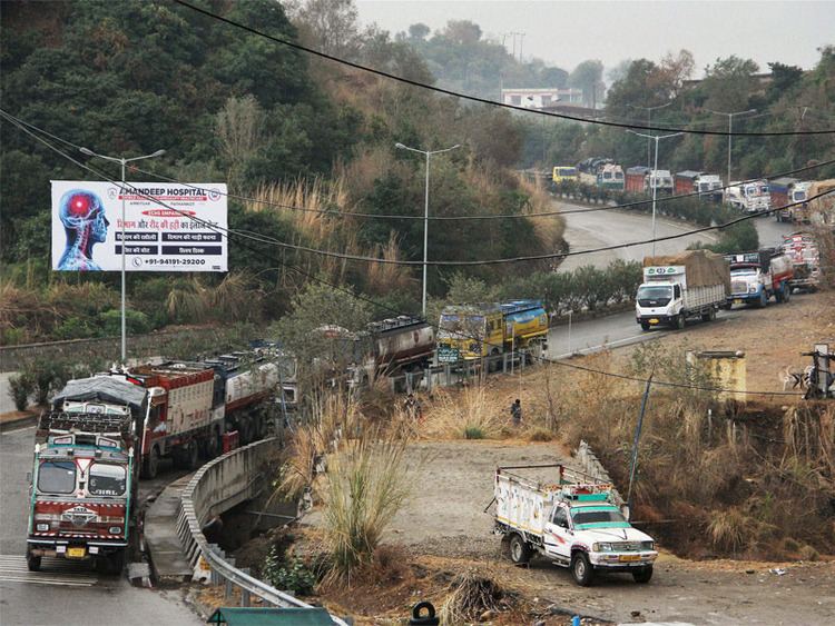 Srinagar Jammu National Highway JammuSrinagar national highway JammuSrinagar highway closed for