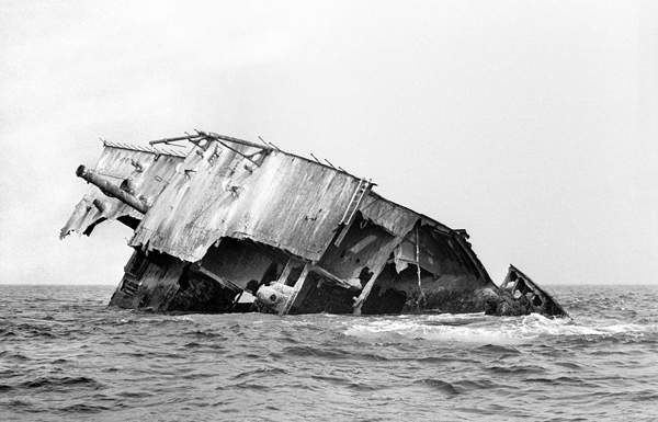 SS Pendleton The wreck of the SS quotPendletonquot stern section was visible to the