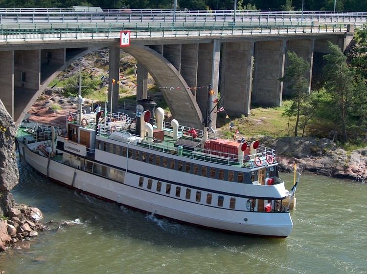 SS Ukkopekka FileSS Ukkopekka ja Ukkopekan silta 2004jpg Wikimedia Commons