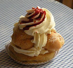 St. Honoré cake httpsuploadwikimediaorgwikipediacommonsthu