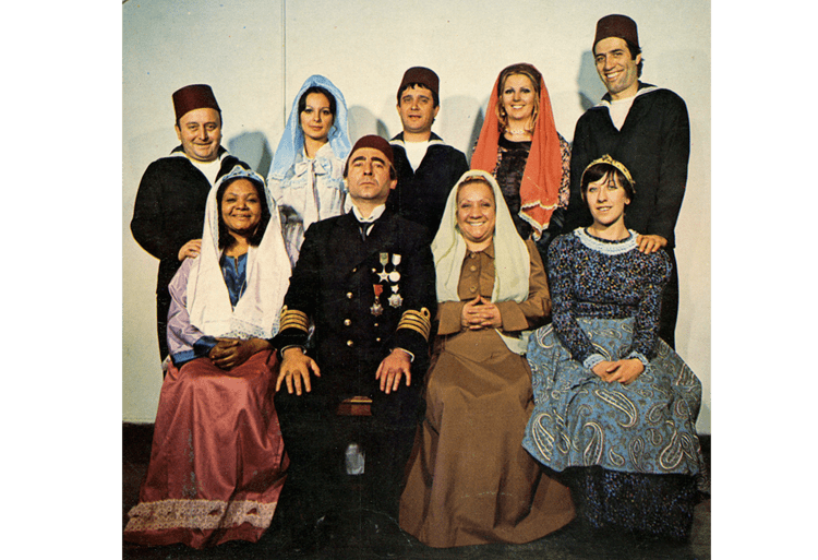 Süt Kardeşler Ayaktakiler Oturanlar St Kardeler 1976