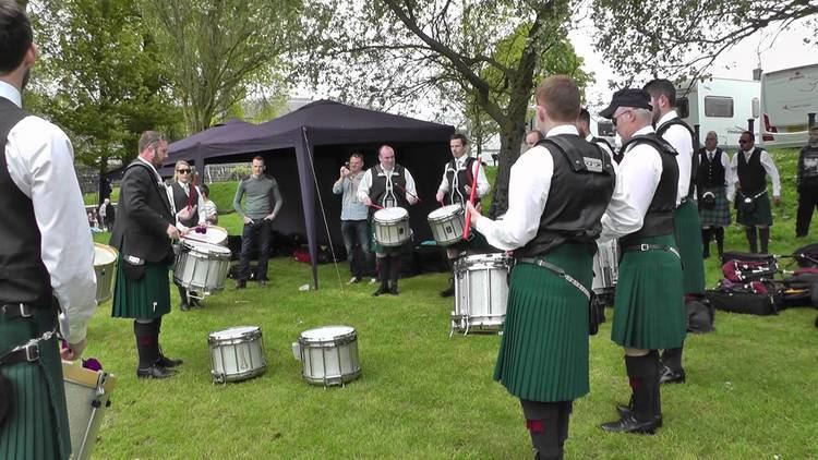 St. Laurence O'Toole Pipe Band Enniskillen 2015 St Laurence O39Toole Pipe Band Drum Corps YouTube