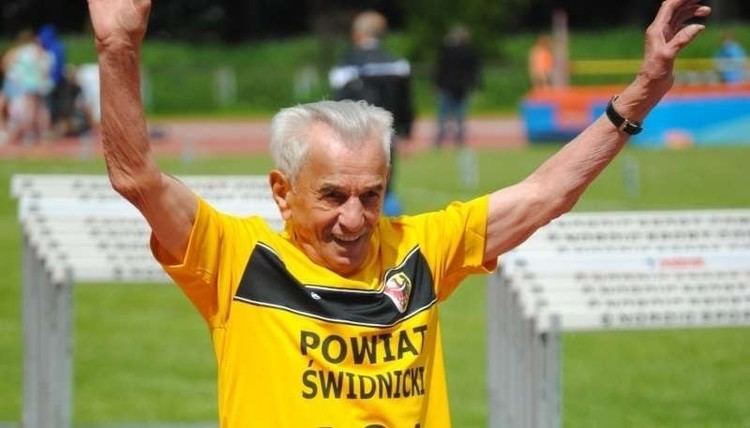 Stanisław Kowalski Stanisaw Kowalski ma 104 lata i pobi a dwa rekordy wiata