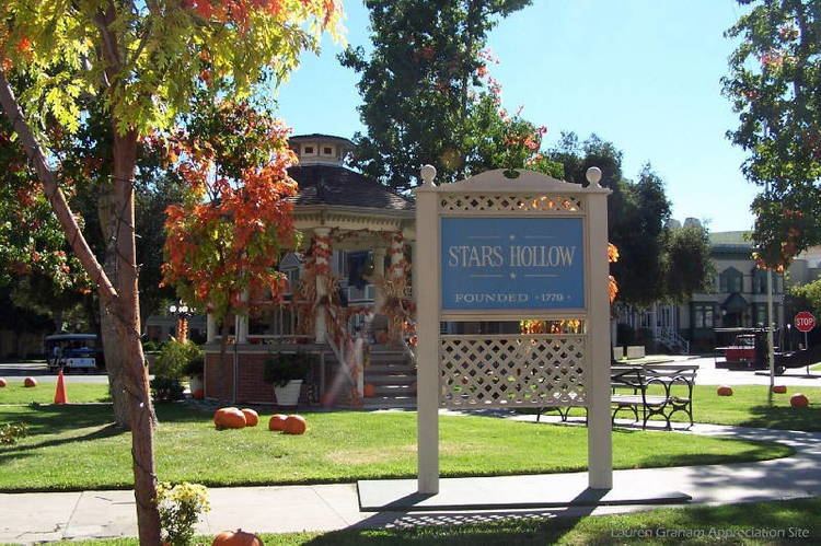 Stars Hollow 18 Questions Every 39Gilmore Girls39 Fan Has About Stars Hollow In The