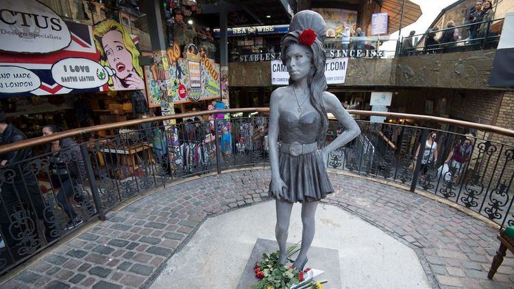 Statue of Amy Winehouse Memorial Statue of Singer Amy Winehouse Unveiled in London