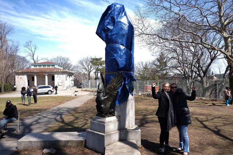 Statue of Edward Snowden Edward Snowden monument unveiled then covered up in Brooklyn park