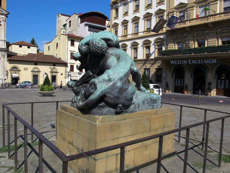 Statue of Hercules strangling the Nemean Lion, Piazza Ognissanti