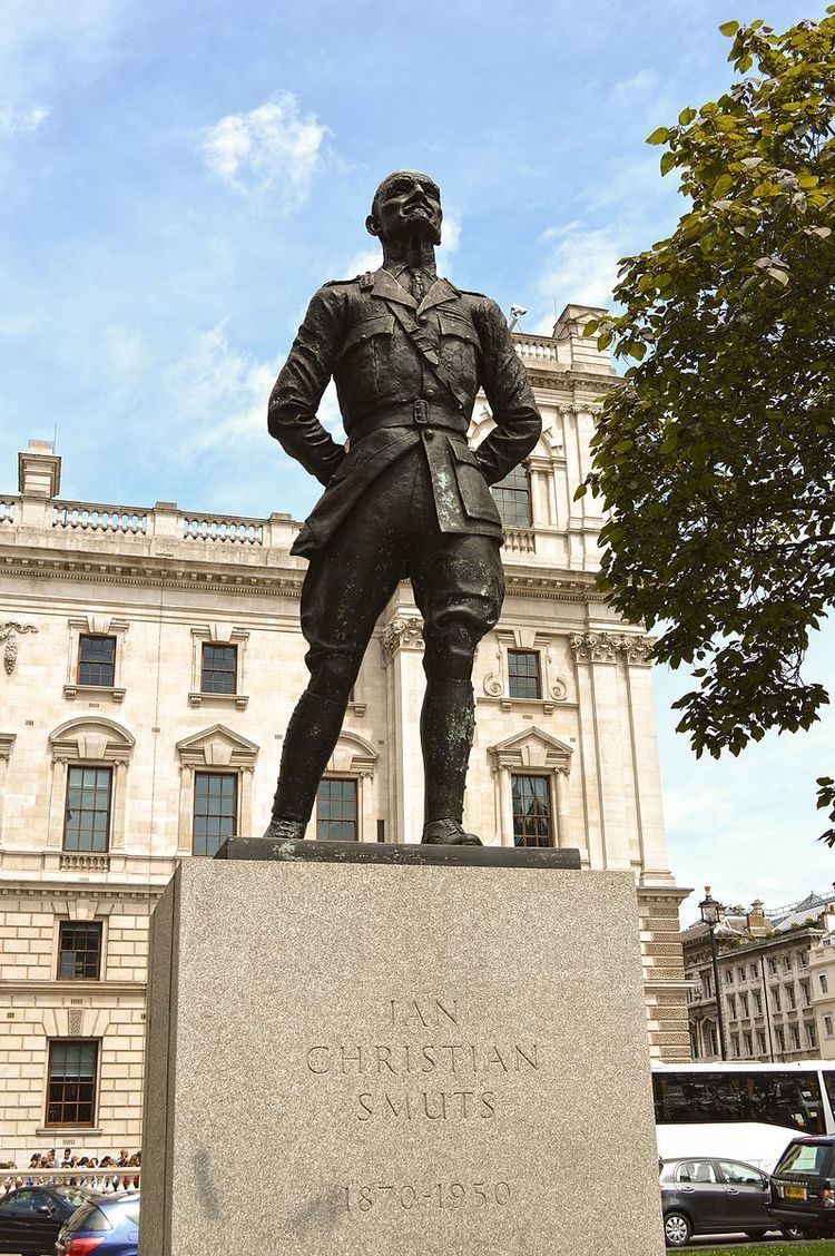 Statue of Jan Smuts, Parliament Square