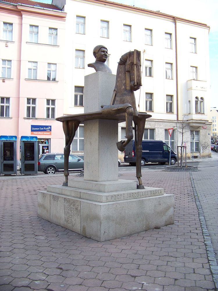 Statue of Jaroslav Hašek