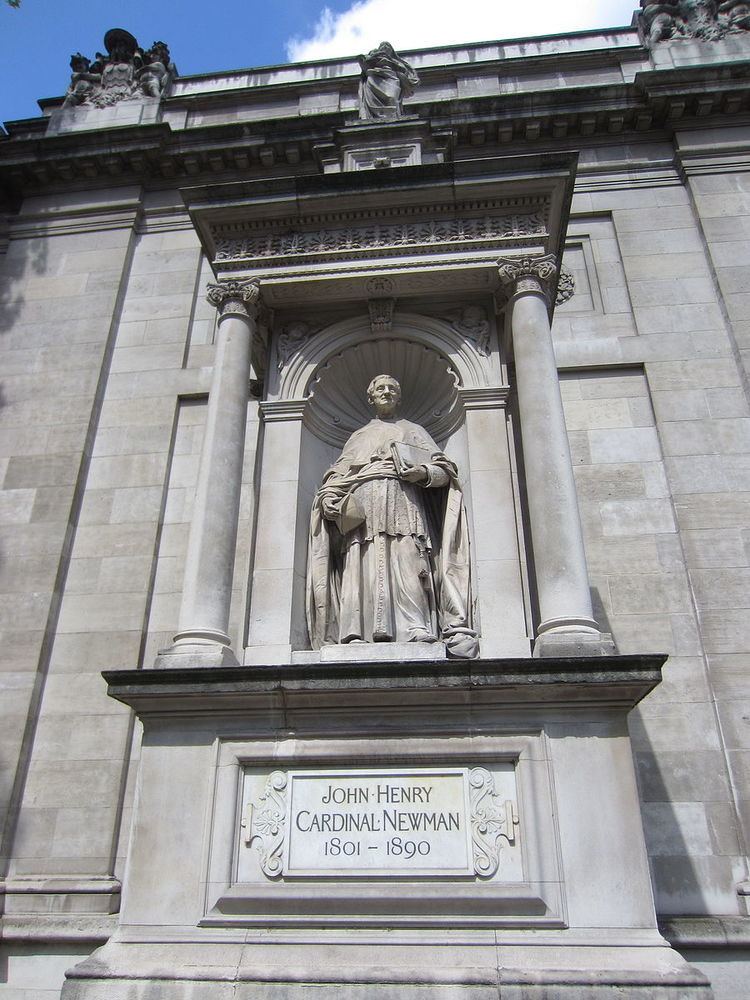 Statue of John Henry Newman, London