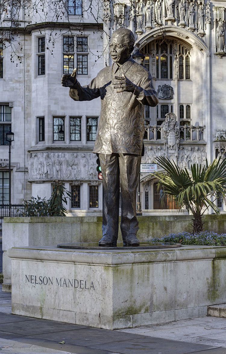 Statue of Nelson Mandela, Parliament Square