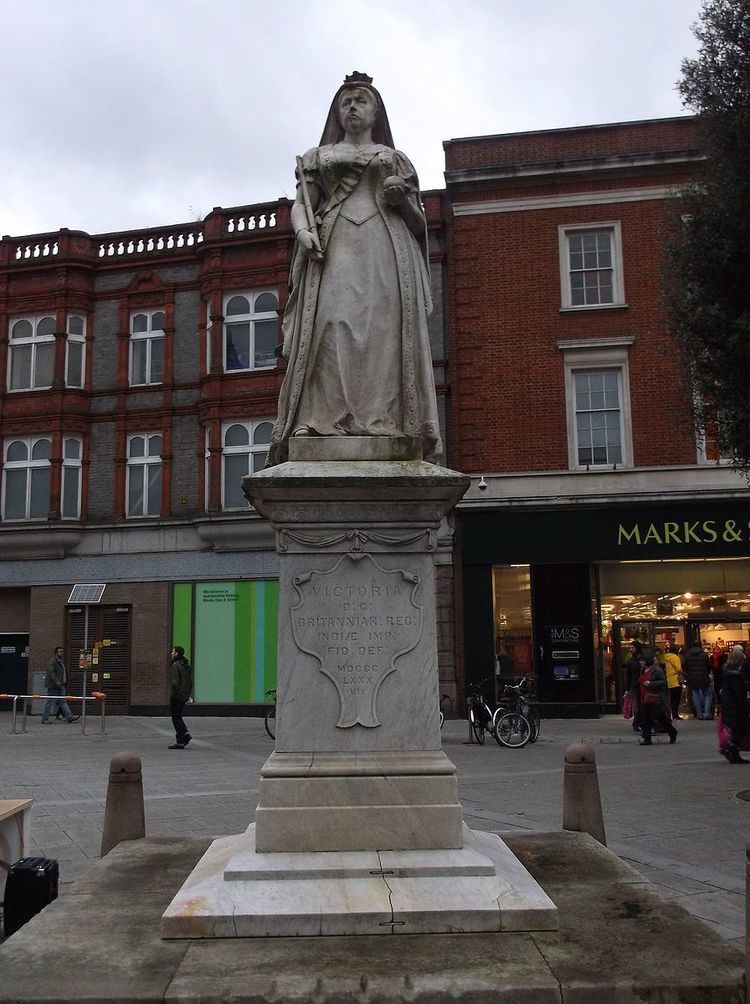 Statue of Queen Victoria, Reading