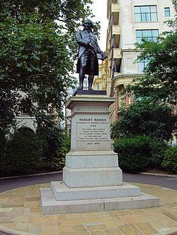 Statue of Robert Raikes, London httpsuploadwikimediaorgwikipediacommonsthu
