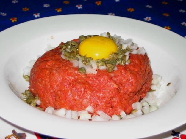 Steak tartare Here39s Why You Should Never Make Steak Tartare At Home