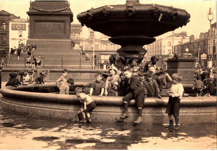 Steble Fountain Liverpool Vintage Photo Children At Steble Fountain 1930 Flickr
