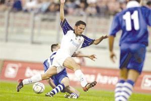 Stefan Giglio Stefan Giglio named MFA Footballer of the Year 20032004
