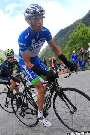 Stefano Pirazzi Stefano Pirazzi tightens grip on mountains jersey after