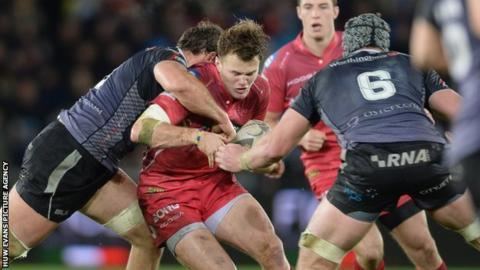 Steffan Hughes (rugby union) Scarlets centre Steffan Hughes faces year out after knee injury