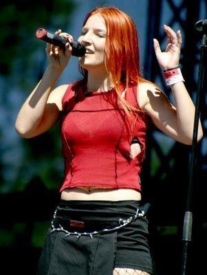 Stephanie Luzie wwwmetalarchivescomimages221322138artist