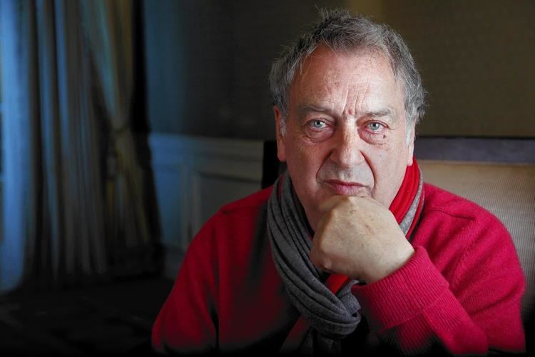 Stephen Frears Stephen Frears likes his women strong latimes