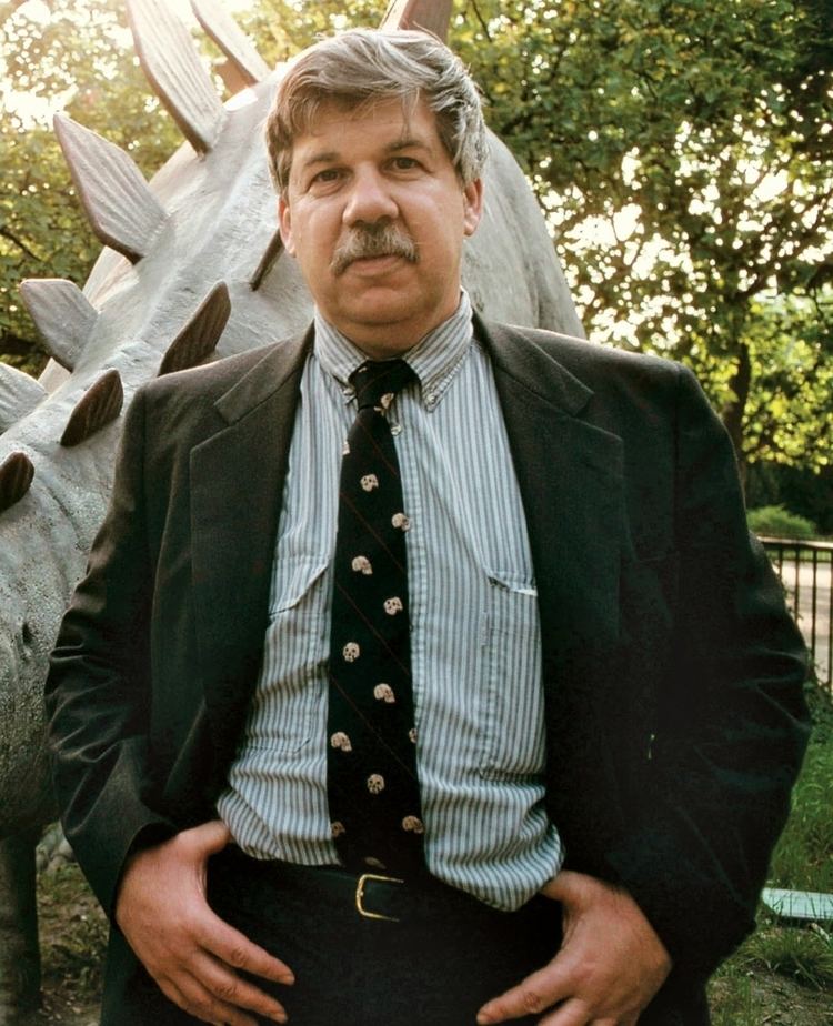 Stephen Jay Gould Unofficial SJG Archive Biography by Richard Milner