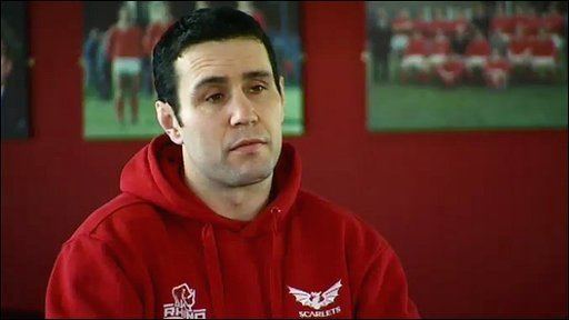 Stephen Jones (rugby player) BBC Sport Rugby Union Wales flyhalf Stephen Jones