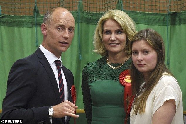 Stephen Kinnock Helle Thorning Schmidt celebrates with Labour husband