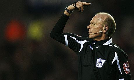 Steve Bennett (referee) Premier League Aston Villa will not face charge for