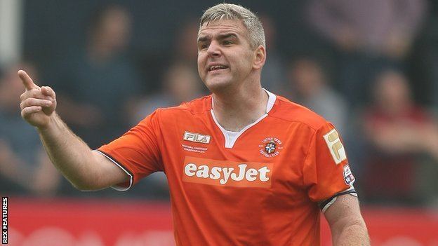 Steve McNulty BBC Sport Steve McNulty Tranmere Rovers sign Luton Town