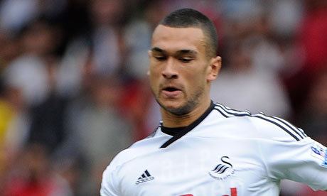 Steven Caulker Tottenham39s Steven Caulker signs new fouryear deal