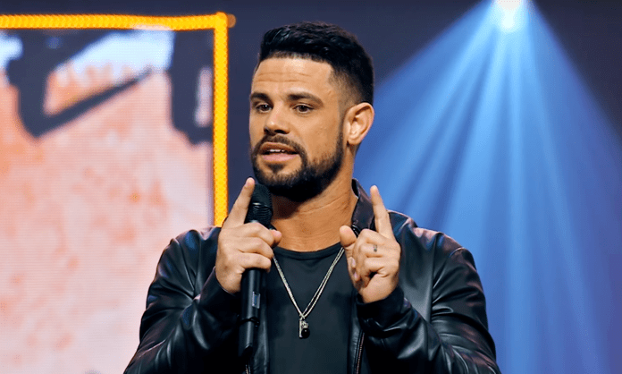 Steven Furtick Steven Furtick Preaches Entire Sermon About How Good Hes Preaching