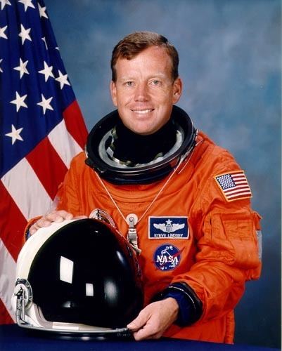 Steven Lindsey STS95 crew members