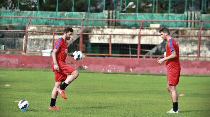 Steven Paulle Nama Twitter Stopper PSM Makassar Steven Paulle Ganti jadi Daeng