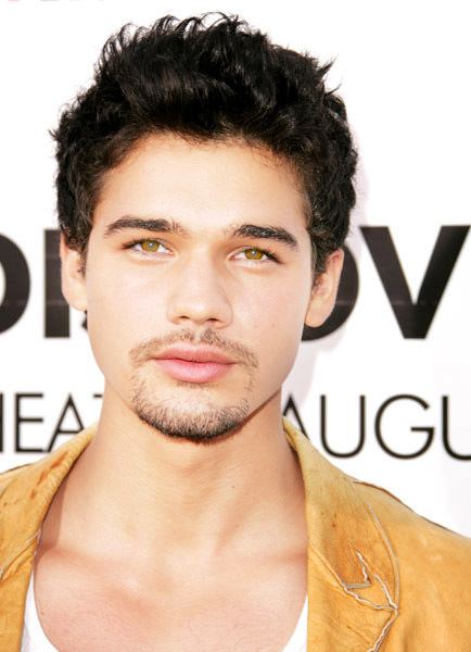 steven strait long hair