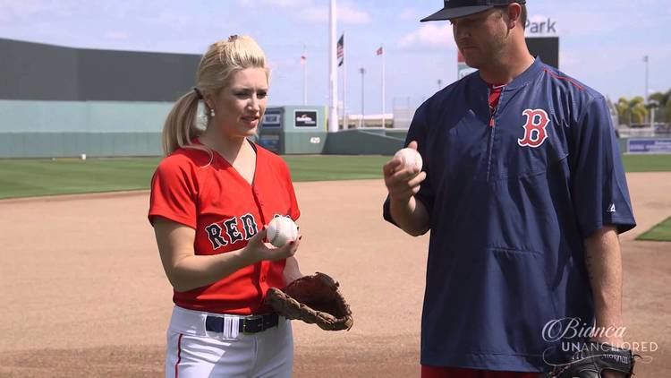 Steven Wright (baseball) Bianca Learns the Knuckleball From Red Sox Pitcher Steven Wright