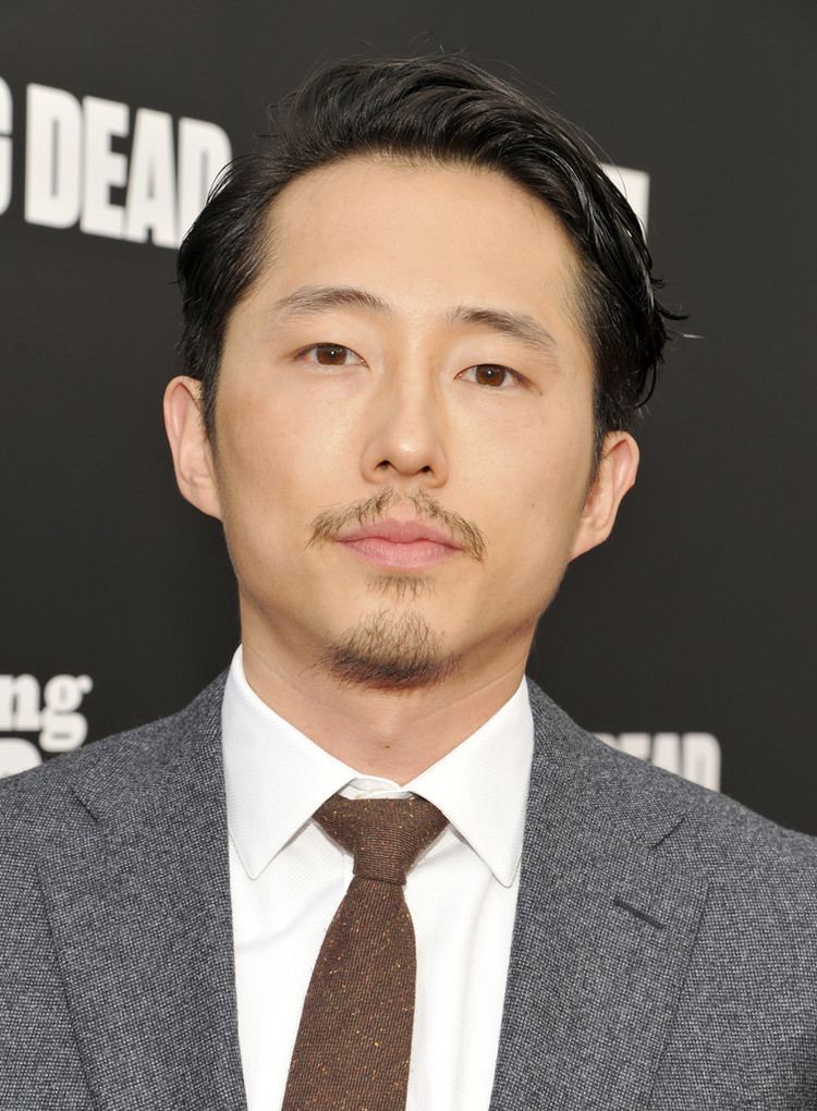 Steven Yeun The Walking Dead Actor Steven Yeun Is Totally Cool With the Way