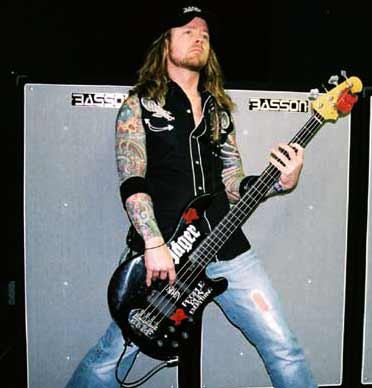 Stevie Benton photoStevieBentonbassplayerDrowningPool Stevie