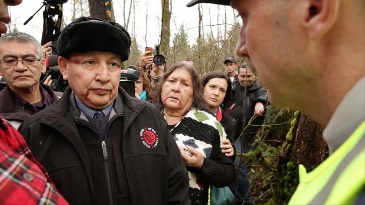 Stewart Phillip RCMP responds with respect as BC Grand Chief Stewart Phillip crosses