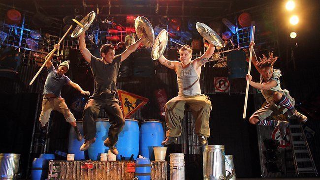 Stomp (theatrical show) Backpackers Brisbane whats on this weekend Somewhere to Stay