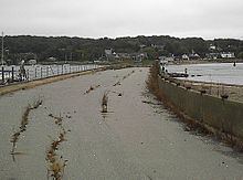 Stone Bridge (Rhode Island) httpsuploadwikimediaorgwikipediaenthumbe
