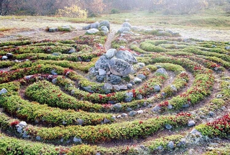 Stone labyrinths of Bolshoi Zayatsky Island 10 m cung thn b nht ca th gii c i
