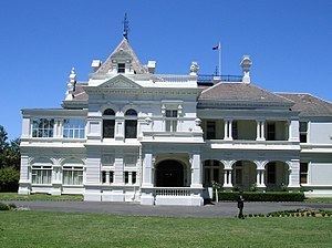 Stonington mansion httpsuploadwikimediaorgwikipediacommonsthu